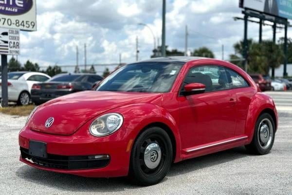 2012 Volkswagen Beetle 2.5L PZEV Hatchback