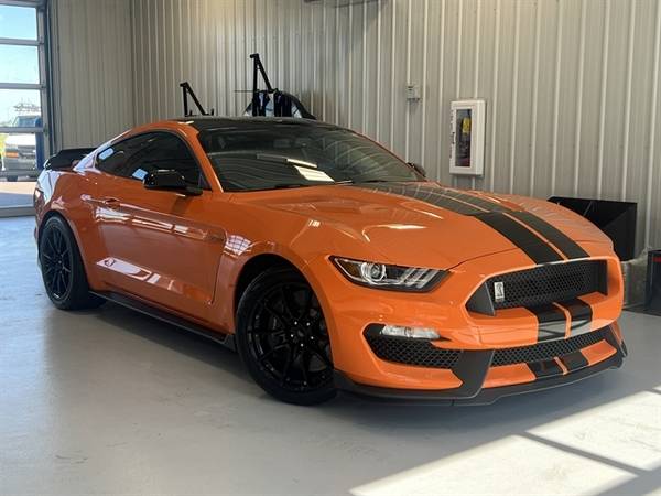 Ford Shelby GT350 with VIN: 1FA6P8JZ6L5551242