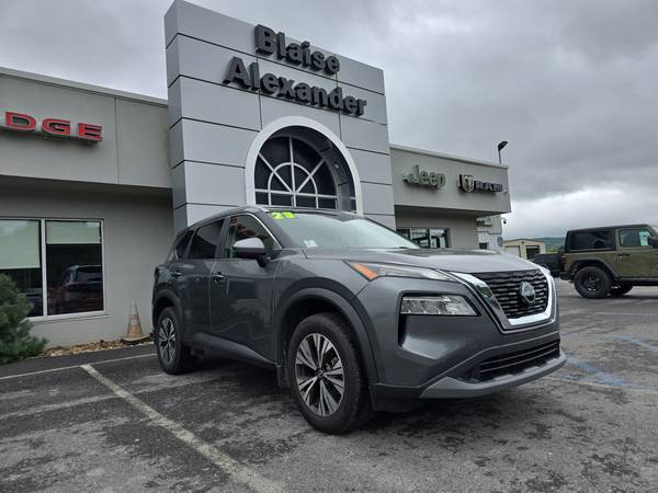 Nissan Rogue with VIN: 5N1BT3BB6PC682872