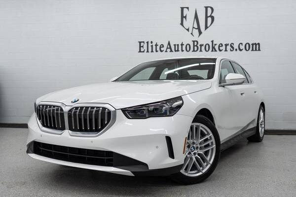 BMW 5 Series with VIN: WBA53FJ09RCS58525
