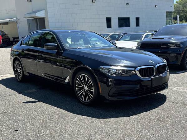 BMW 5 Series with VIN: WBAJS3C09LWW82614