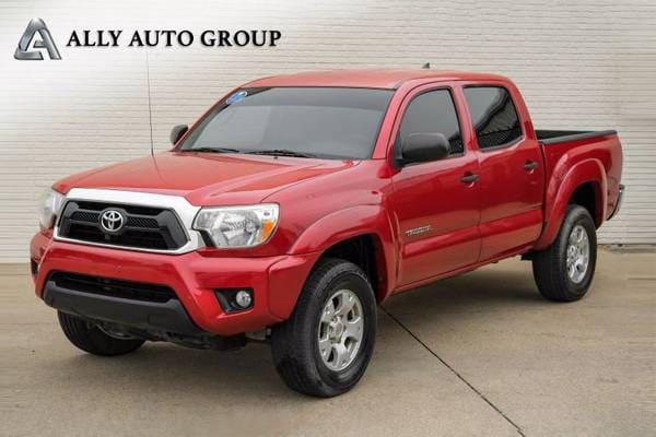 Toyota Tacoma with VIN: 3TMJU4GN1FM179947