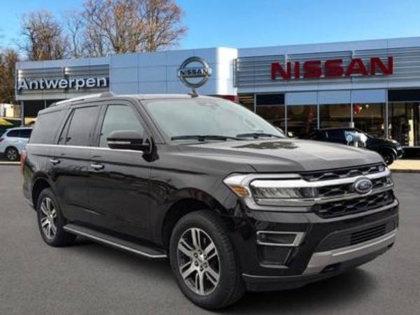 Ford Expedition with VIN: 1FMJU2AT3NEA26613