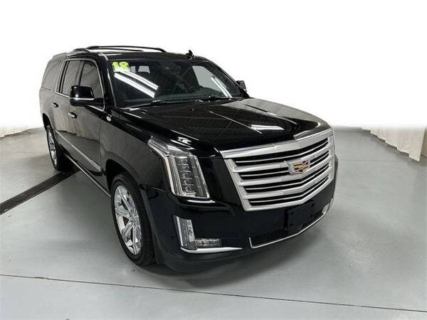 Cadillac Escalade ESV with VIN: 1GYS4KKJ0JR402364