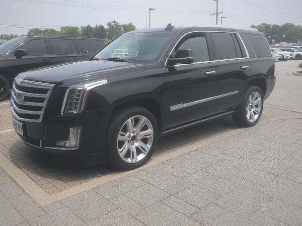 Cadillac Escalade with VIN: 1GYS4NKJ7FR660163