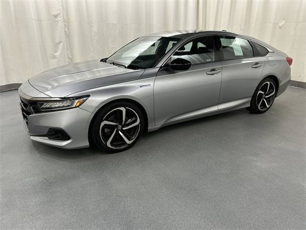 Honda Accord Hybrid with VIN: 1HGCV3F22NA022612