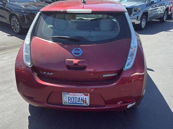 Nissan LEAF with VIN: 1N4AZ0CP7EC331124