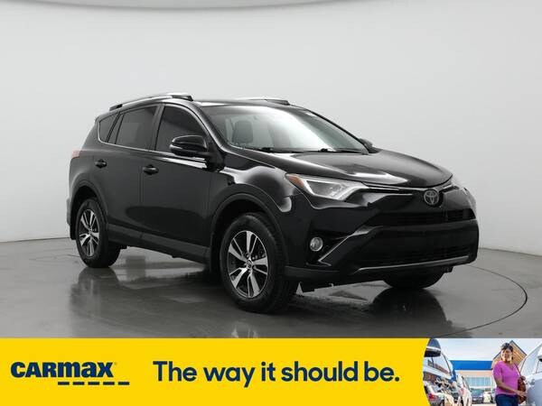 Toyota RAV4 with VIN: 2T3RFREVXJW738108
