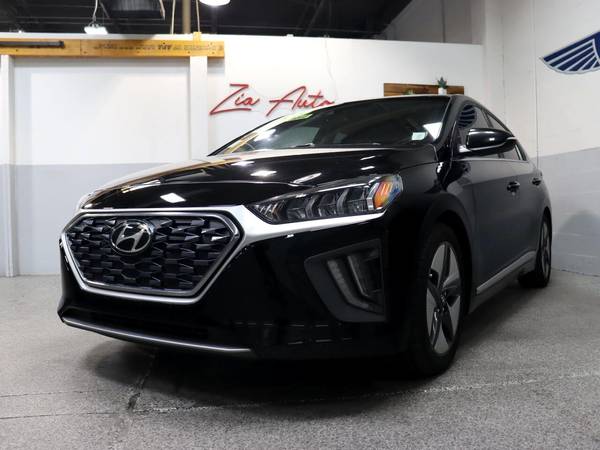 Hyundai Ioniq Hybrid with VIN: KMHC85LC7NU283176