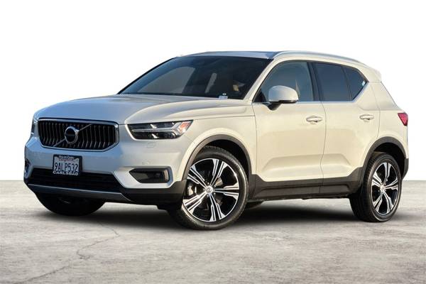 Volvo XC40 with VIN: YV4162UL7N2745906