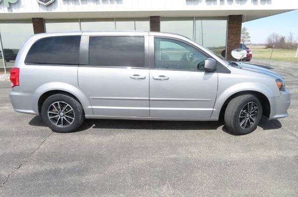 Dodge Grand Caravan with VIN: 2C4RDGBG9HR601861