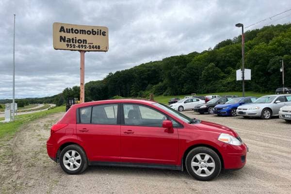 2009 Nissan Versa 1.8 SL Hatchback