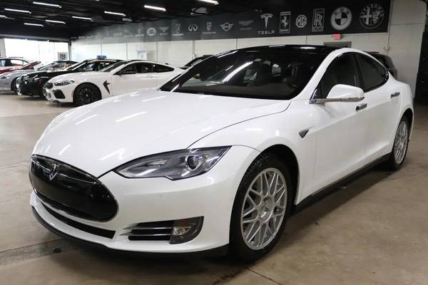 Tesla Model S with VIN: 5YJSA1H27FF086869