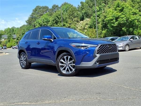 Toyota Corolla Cross with VIN: 7MUDAAAG7NV013757