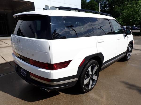 Hyundai Santa Fe with VIN: 5NMP4DGL0RH057208