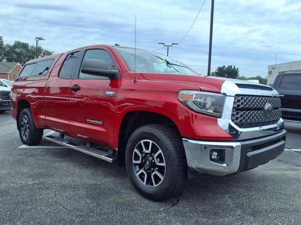 Toyota Tundra with VIN: 5TFUY5F16JX706129