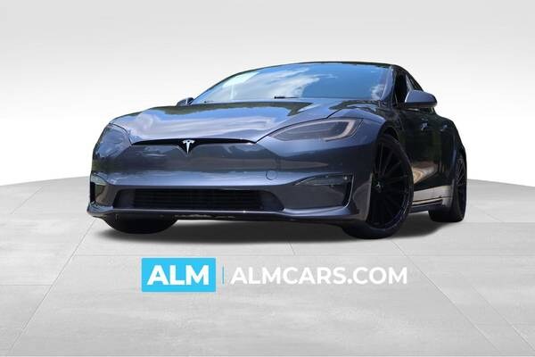 Tesla Model S with VIN: 5YJSA1E6XMF438556