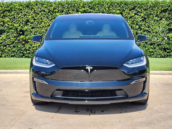 Tesla Model X with VIN: 7SAXCDE5XPF369982