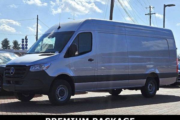 2024 Mercedes-Benz Sprinter 3500XD 170" WB Cargo Diesel