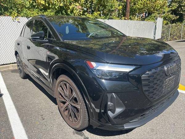 Audi Q4 e-tron with VIN: WA1L2BFZ3NP054703