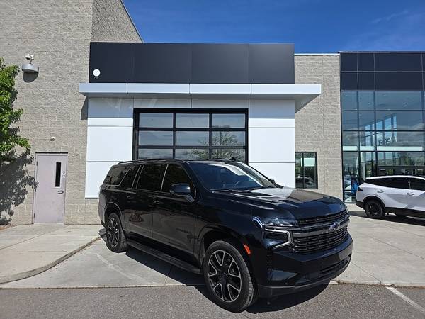 Chevrolet Suburban with VIN: 1GNSKEKD4NR209896