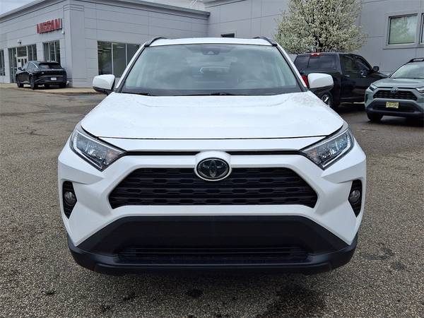 Toyota RAV4 with VIN: 2T3P1RFV5KW048076