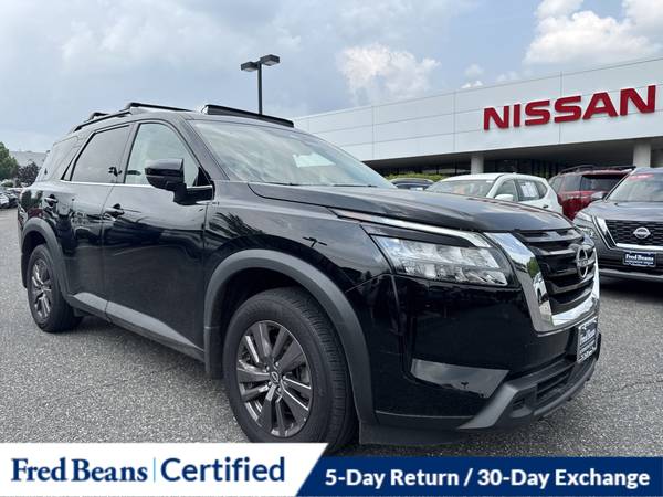 Nissan Pathfinder with VIN: 5N1DR3BD2PC264656