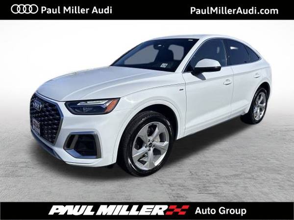 Audi Q5 Sportback with VIN: WA15AAFY1R2092169