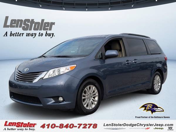 Toyota Sienna with VIN: 5TDYZ3DC5HS854506