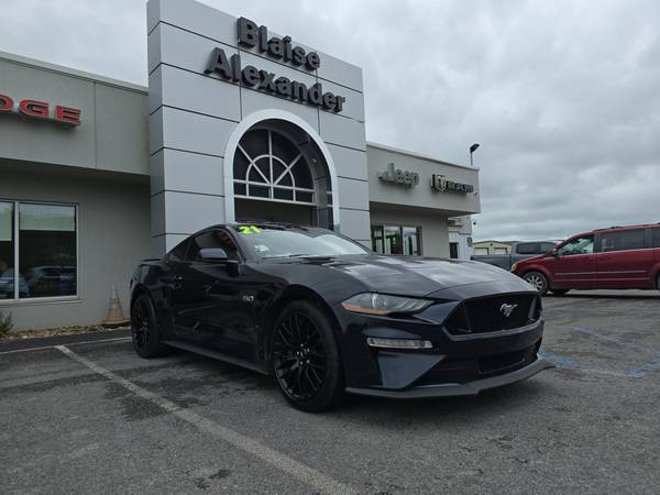Ford Mustang with VIN: 1FA6P8CF3M5157105