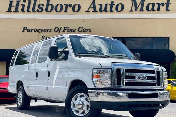 2013 Ford E-Series Wagon E-350 Super Duty XLT