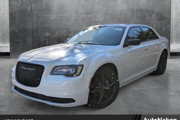 2023 Chrysler 300 Touring