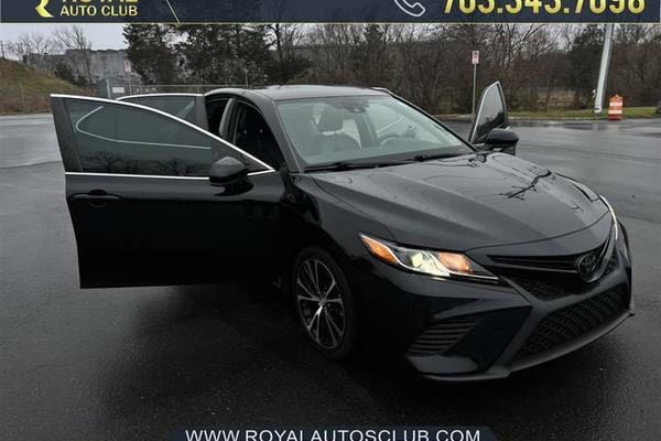 2019 Toyota Camry SE