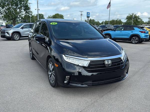Honda Odyssey with VIN: 5FNRL6H86NB024761