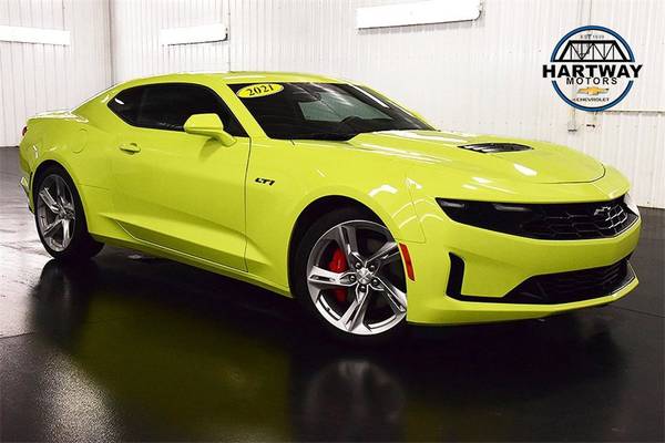 Chevrolet Camaro with VIN: 1G1FE1R74M0140245