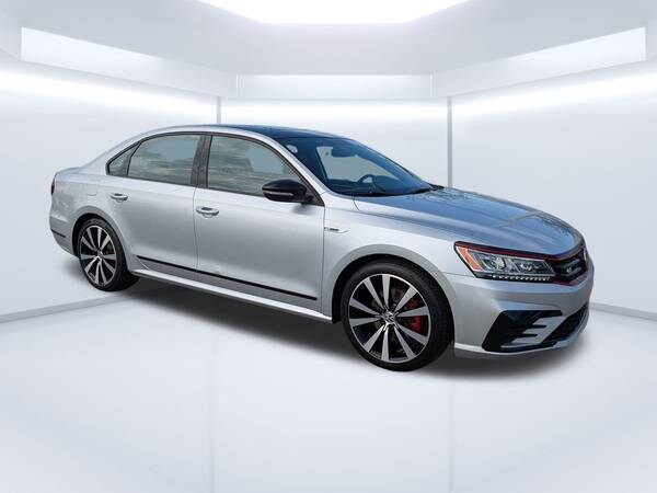 Volkswagen Passat with VIN: 1VWJM7A36JC040753