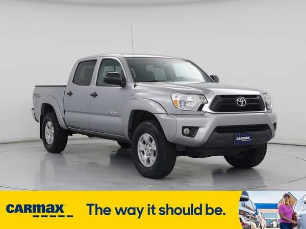 Toyota Tacoma with VIN: 3TMLU4EN7FM207441