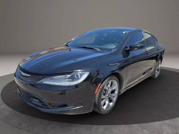 Chrysler 200 with VIN: 1C3CCCBG7FN677577
