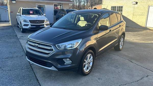 Ford Escape with VIN: 1FMCU9G92HUC98335
