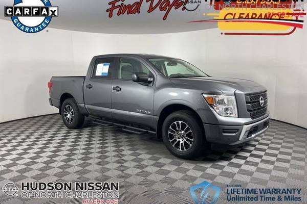 2024 Nissan Titan SV  Crew Cab