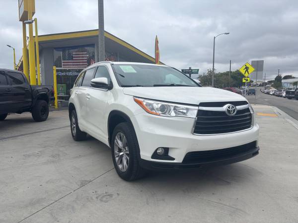 Toyota Highlander with VIN: 5TDKKRFH2FS087250