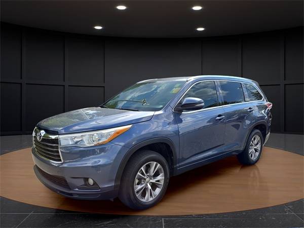 Toyota Highlander with VIN: 5TDKKRFH3FS073440