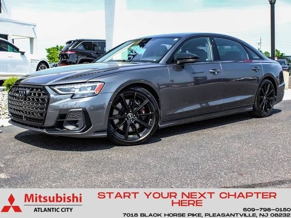 Audi S8 with VIN: WAULSAF88NN001723