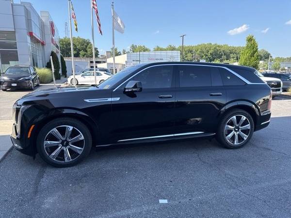 Cadillac ESCALADE IQ with VIN: 1GYTEDKL4SU100282