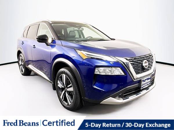 Nissan Rogue with VIN: JN8BT3DD8NW272237