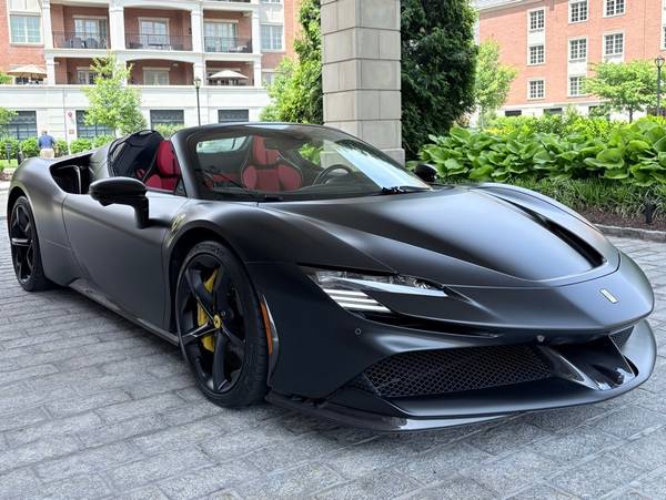 Ferrari SF90 Spider with VIN: ZFF96NMA6R0311324