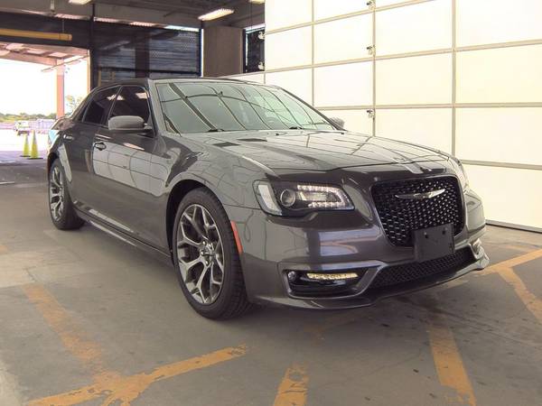 Chrysler 300 with VIN: 2C3CCABG7HH518817