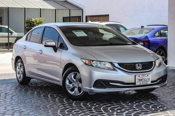 Honda Civic with VIN: 2HGFB2F55FH547676