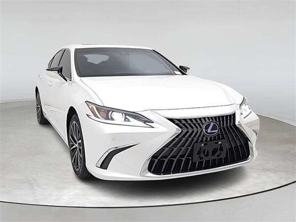 Lexus ES 300h with VIN: 58ADA1C11NU023185