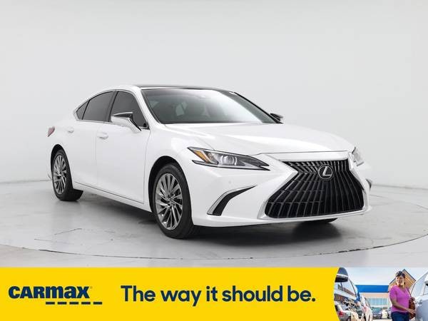Lexus ES with VIN: 58AEZ1B12SU185031